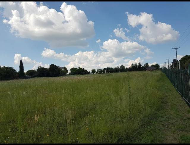 LAND FOR SALE IN BRIDLE PARK